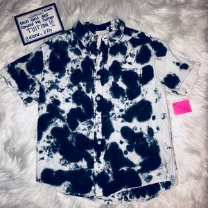 •Boys Button Up•